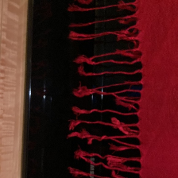 Women’s shawl wrap - Picture 2 of 4